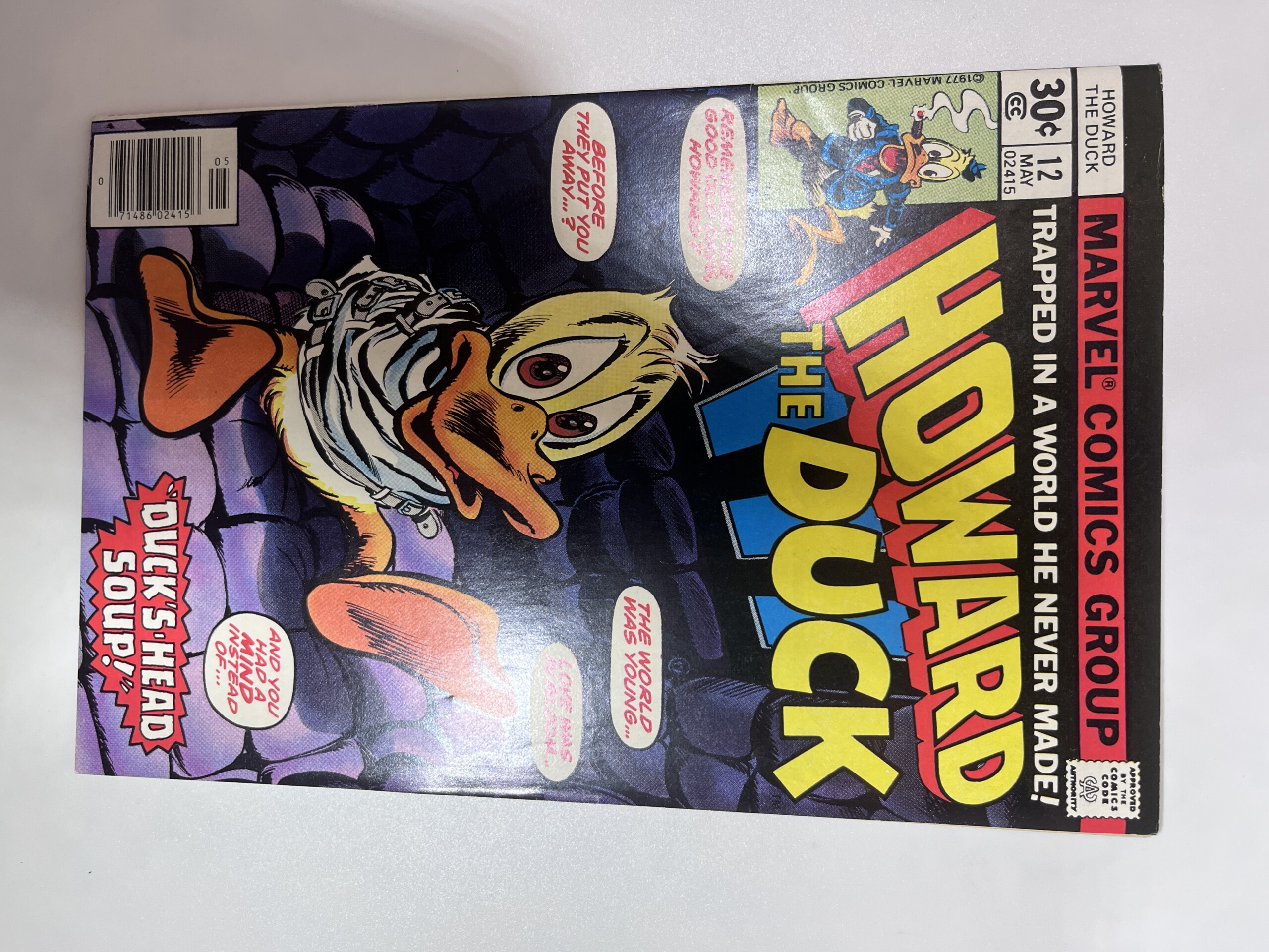 Howard the Duck #12 (1977) 1st cameo app. of KISS in 8.0 Very Fine