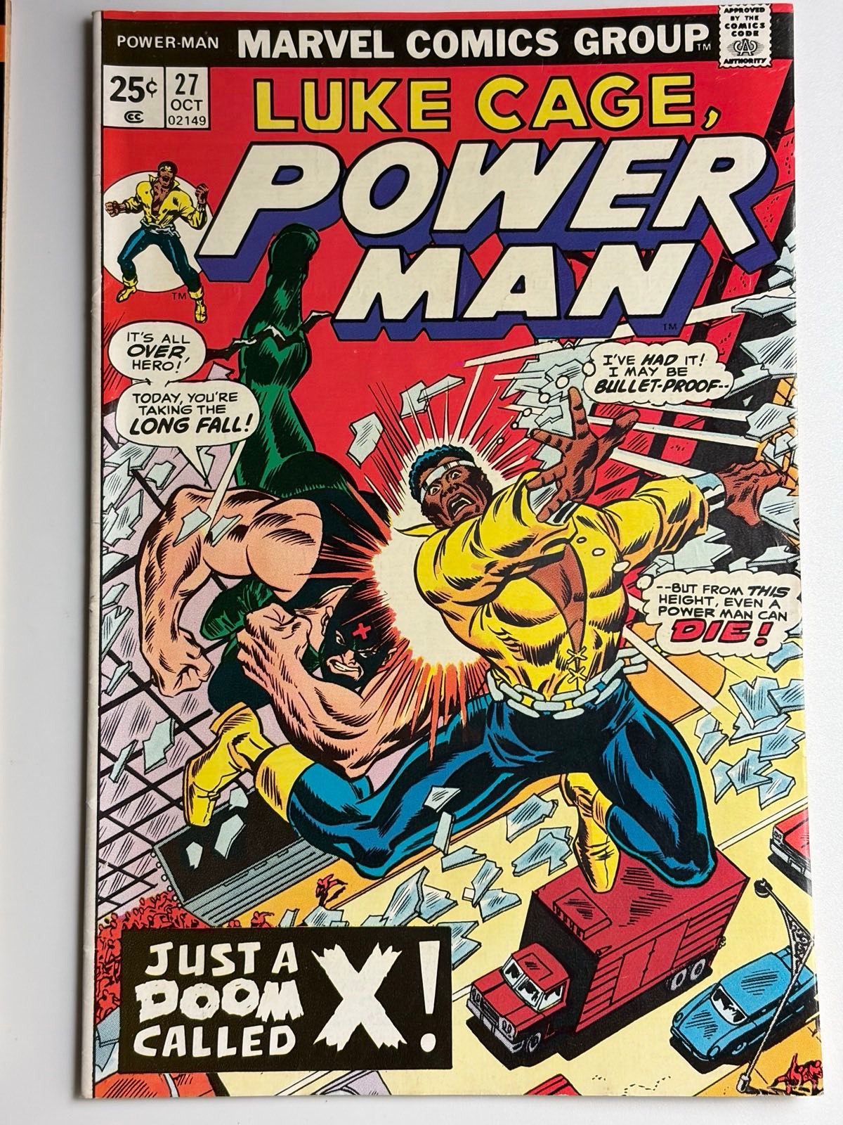 Power Man #27 (1975) in 8.5 Very Fine+